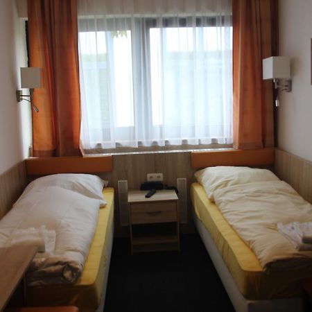 Airport-Hotel Zum Taubengrund Kelsterbach Dış mekan fotoğraf