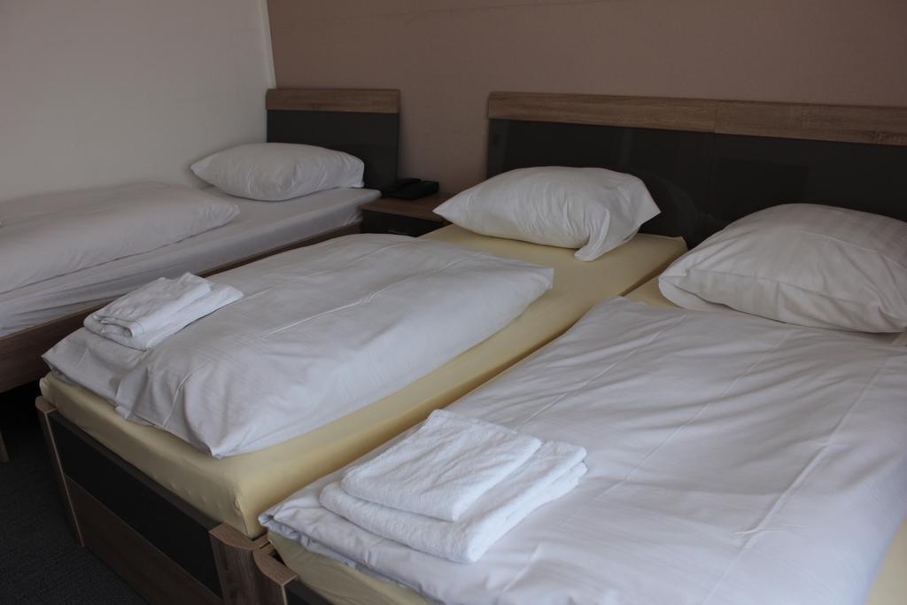 Airport-Hotel Zum Taubengrund Kelsterbach Dış mekan fotoğraf