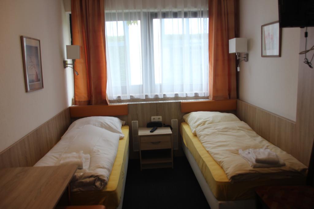 Airport-Hotel Zum Taubengrund Kelsterbach Dış mekan fotoğraf