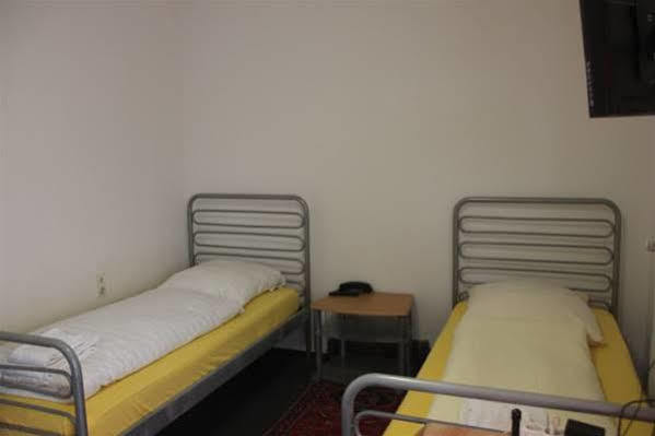 Airport-Hotel Zum Taubengrund Kelsterbach Dış mekan fotoğraf